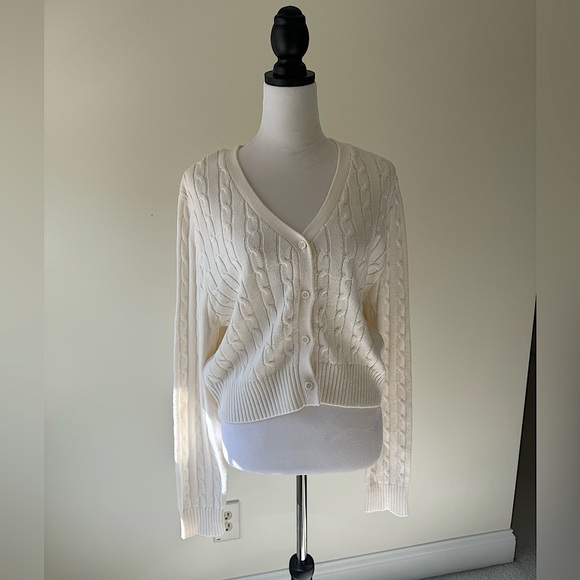 V-neck cardigan sweater. NWT from Francesca’s. Cream color - Picture 1 of 5